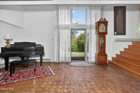 1283 Hawthorn Road Niskayuna NY 12309