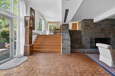1283 Hawthorn Road Niskayuna NY 12309