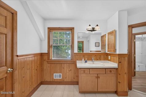 11 Manning Cove Road Malta NY 12020