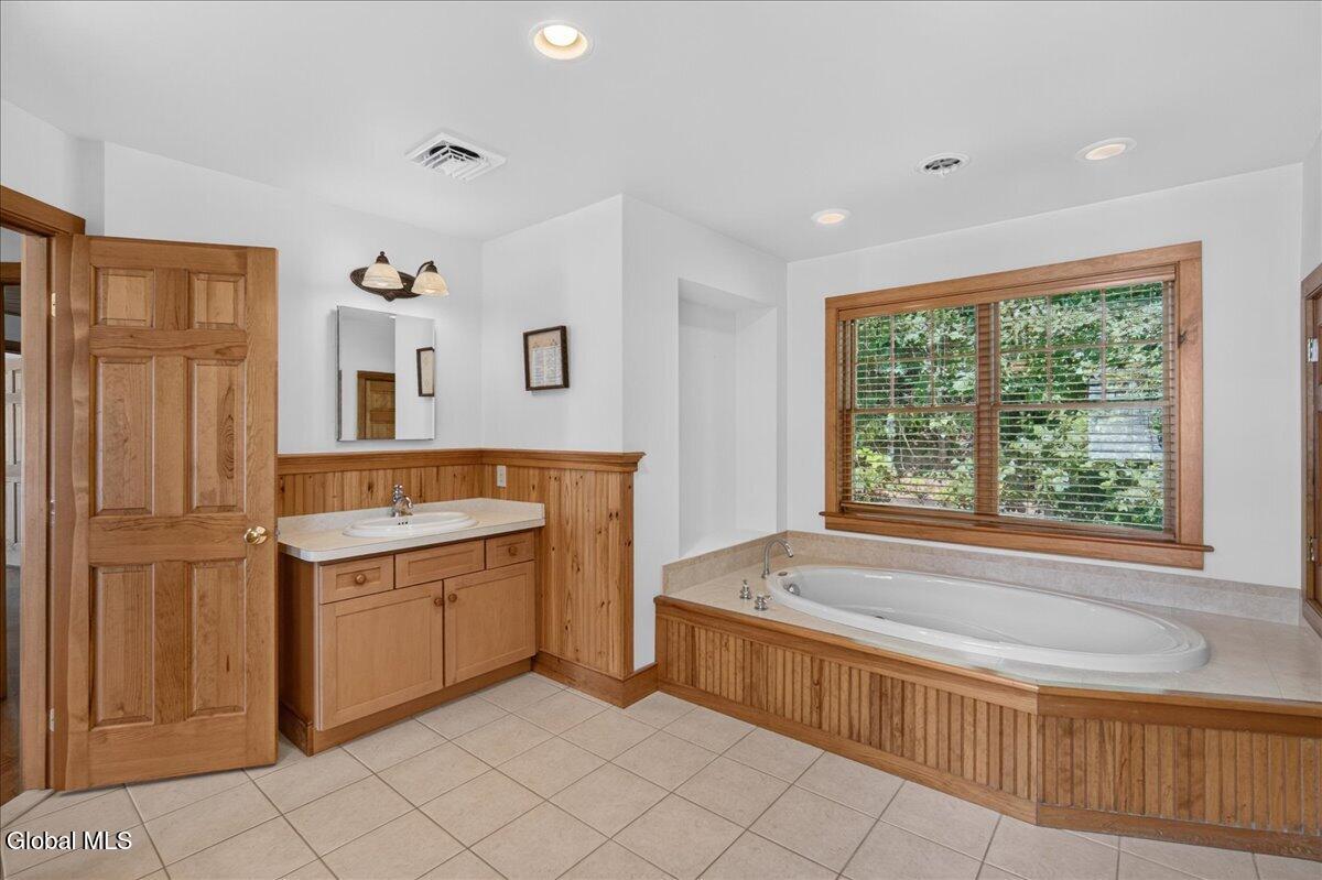 11 Manning Cove Road Malta NY 12020