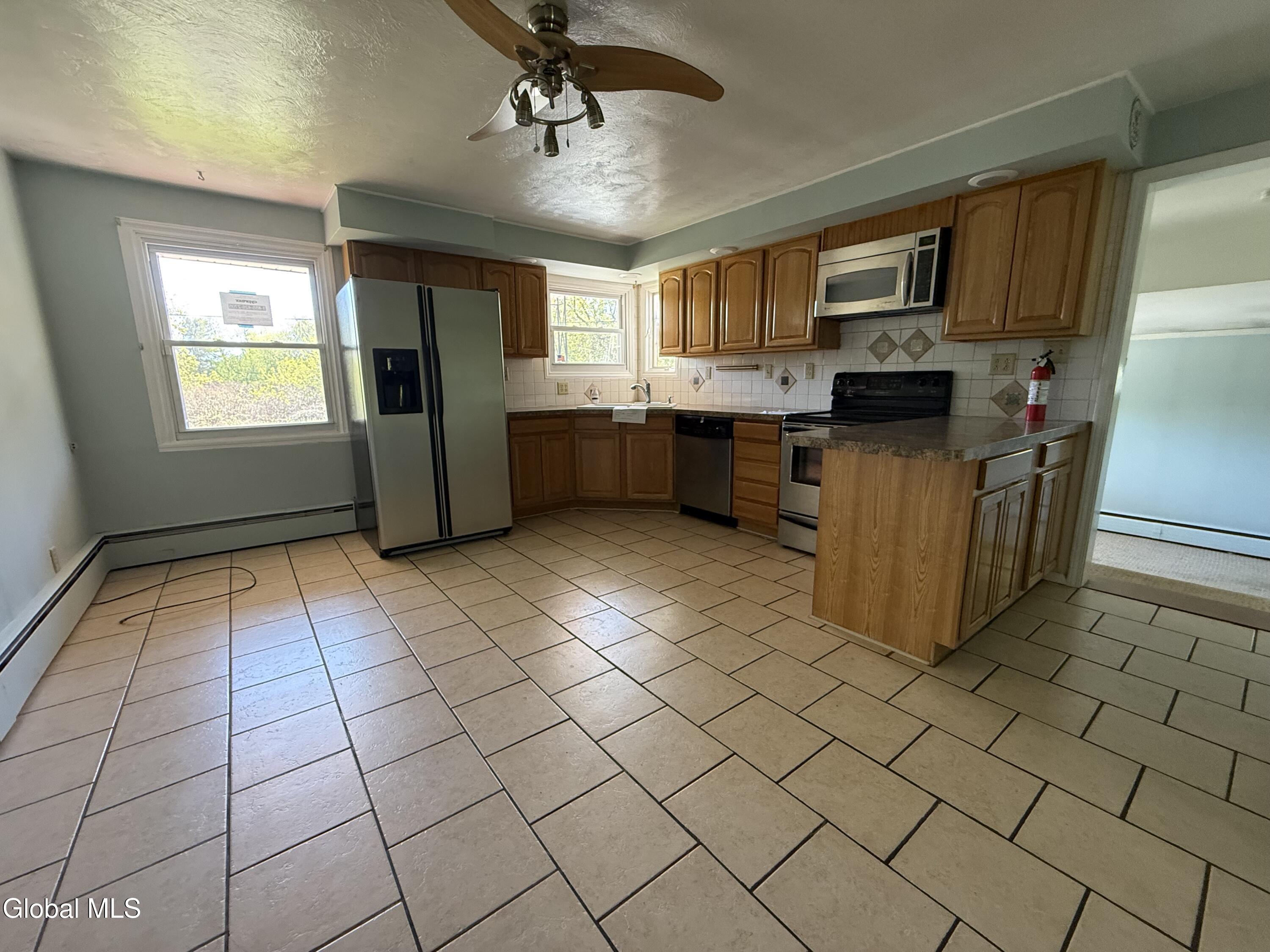 18 Bellevue Avenue Gloversville NY 12078