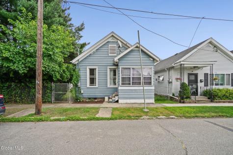 2612 4th Avenue Watervliet NY 12189