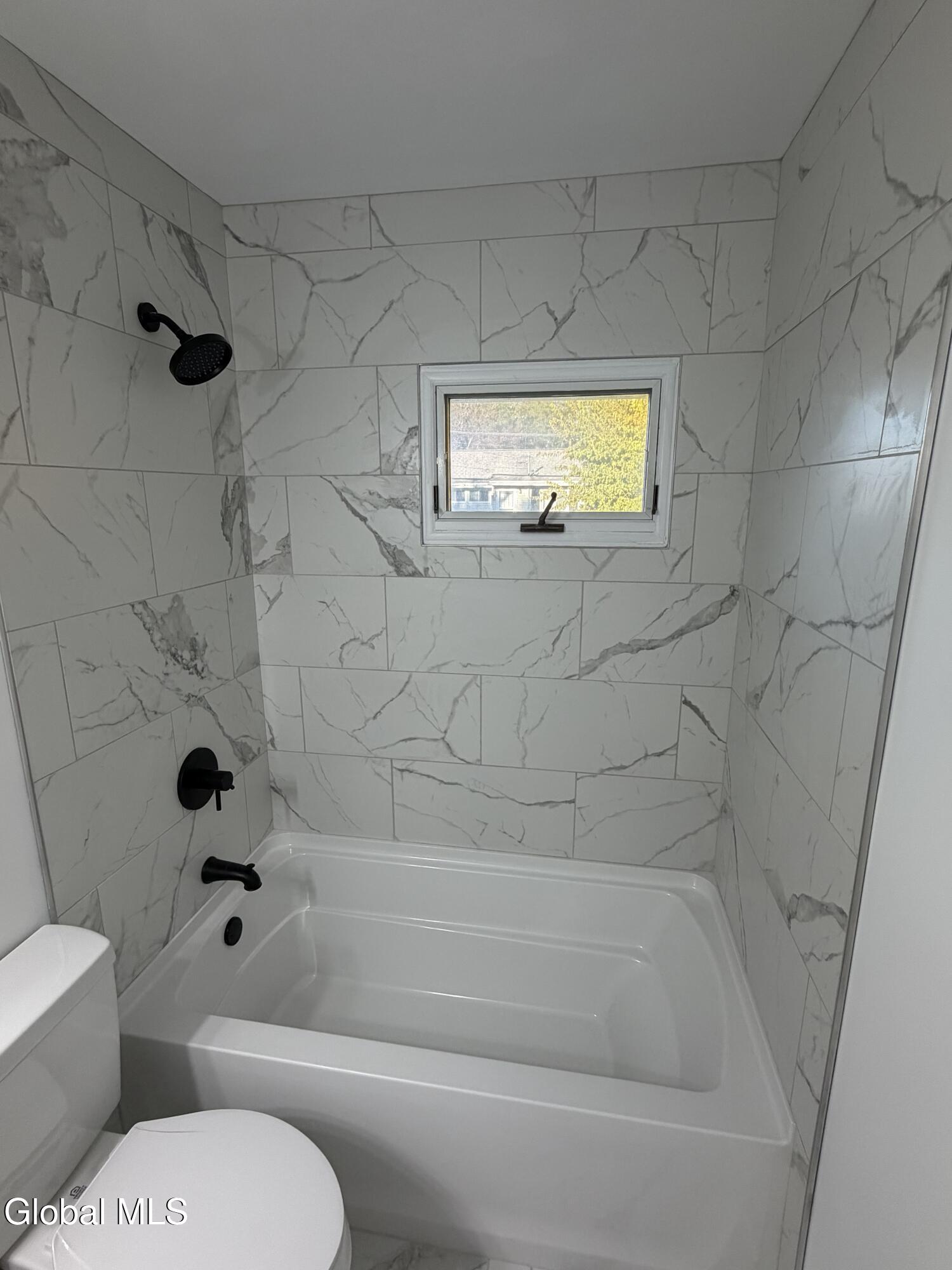 49 Tattersall Lane Colonie NY 12205