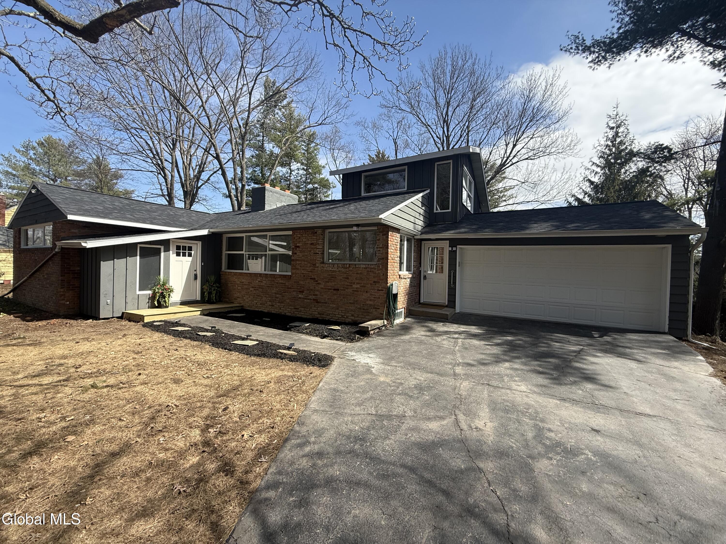 2080 Van Antwerp Road Niskayuna NY 12309