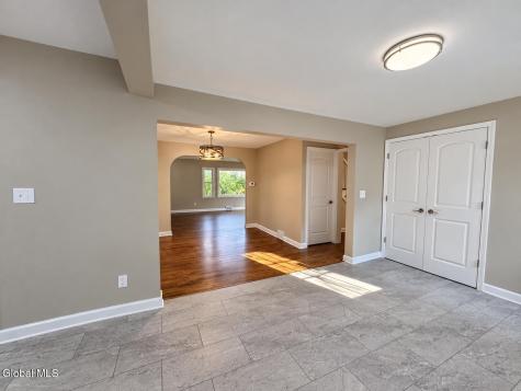 6 Alflo Circle Schenectady NY 12302