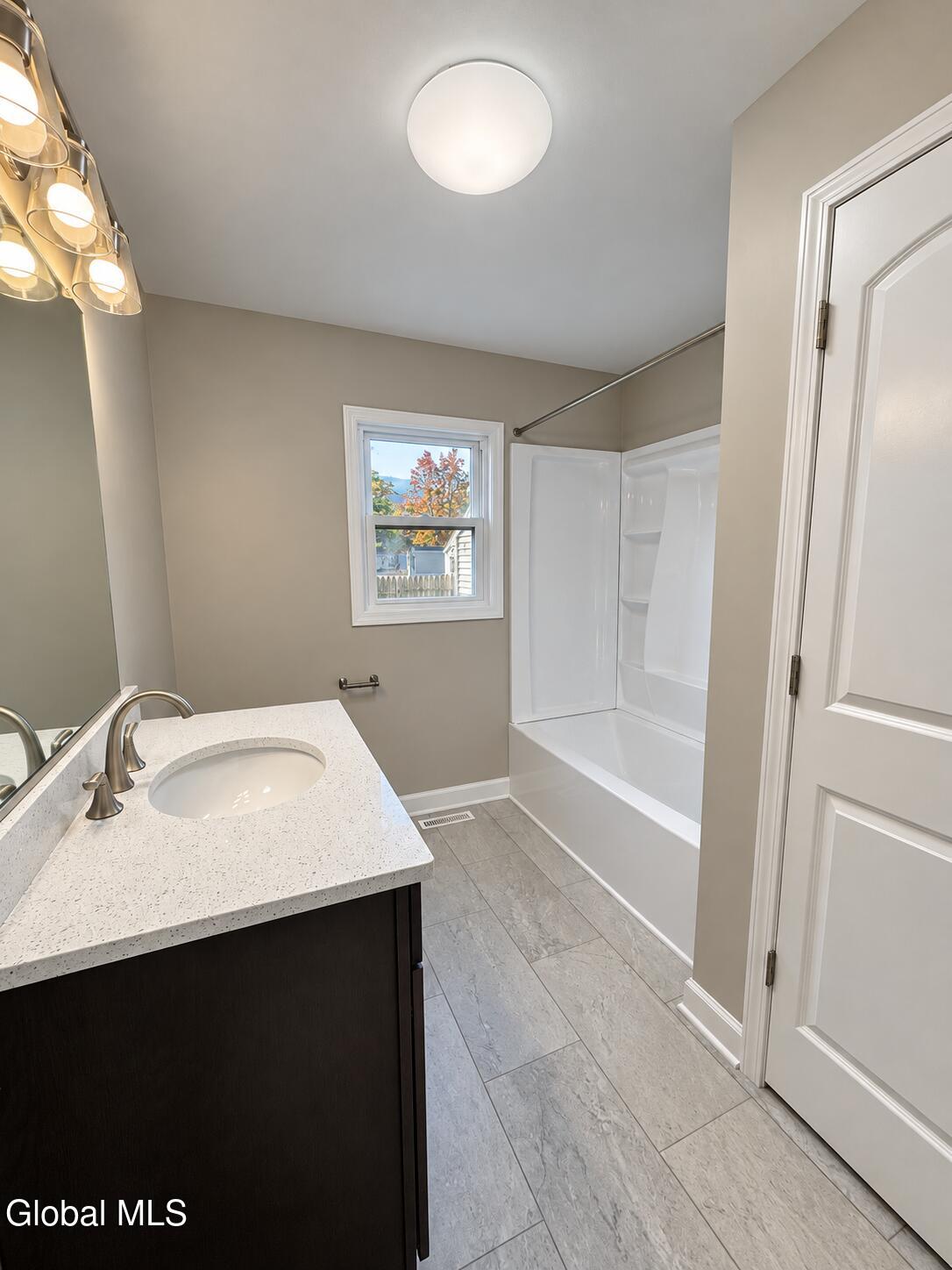 6 Alflo Circle Schenectady NY 12302