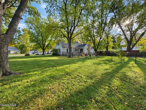 6 Alflo Circle Schenectady NY 12302