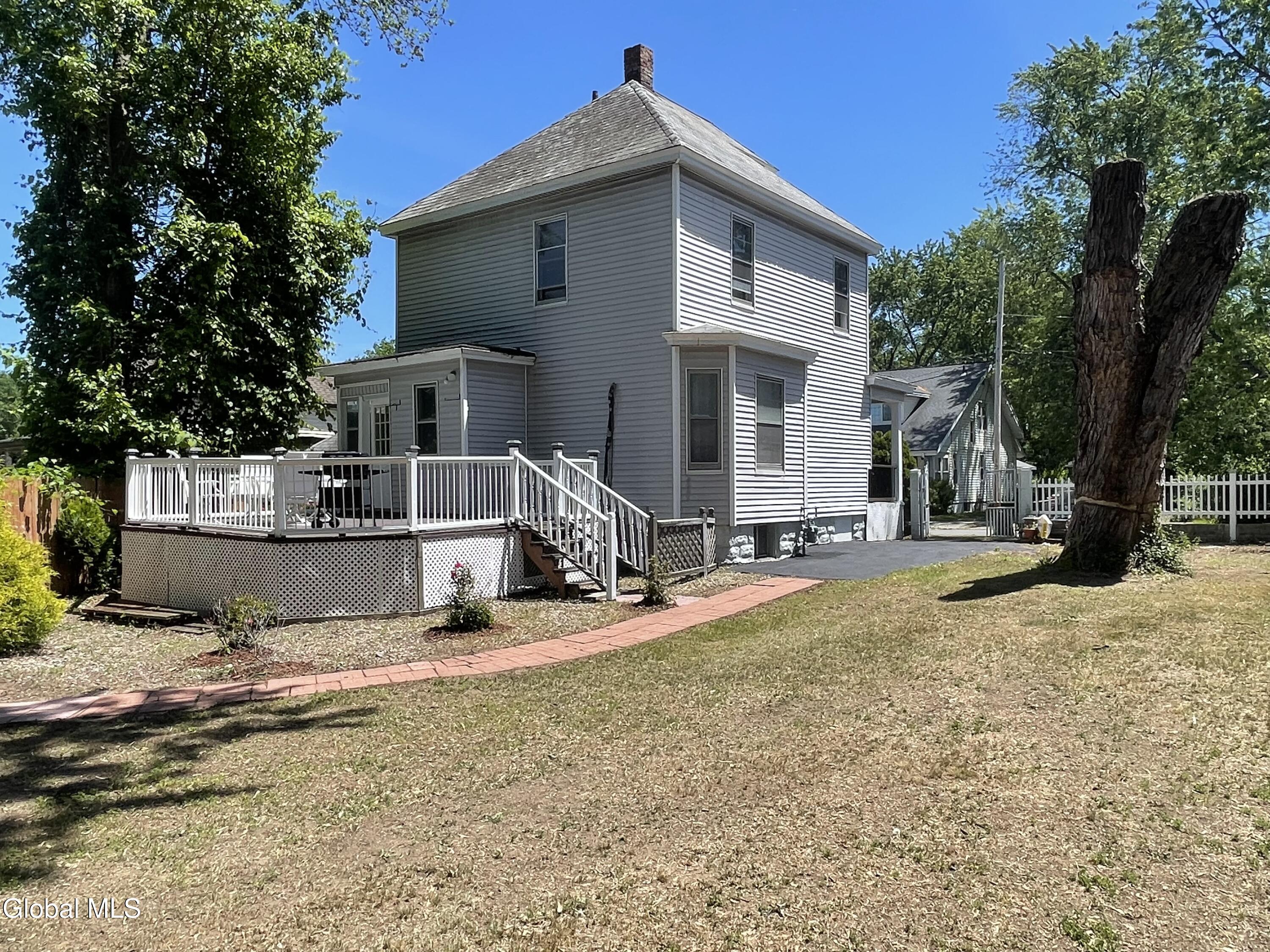 157 Marx Street Schenectady NY 12304