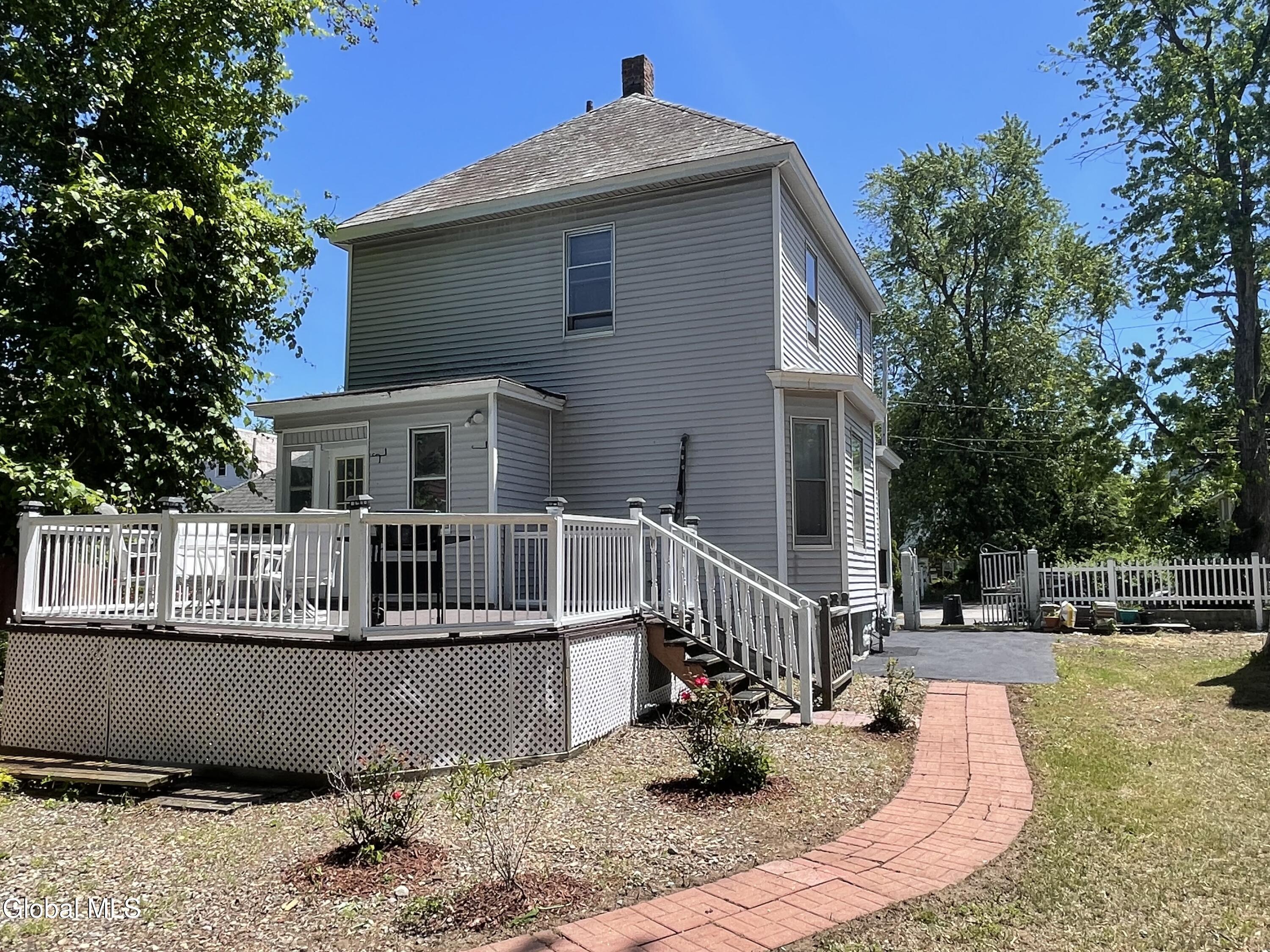 157 Marx Street Schenectady NY 12304