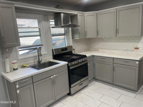 157 Marx Street Schenectady NY 12304