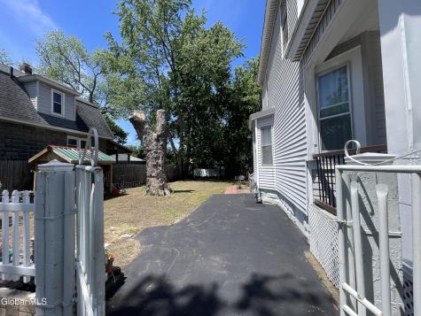 157 Marx Street Schenectady NY 12304