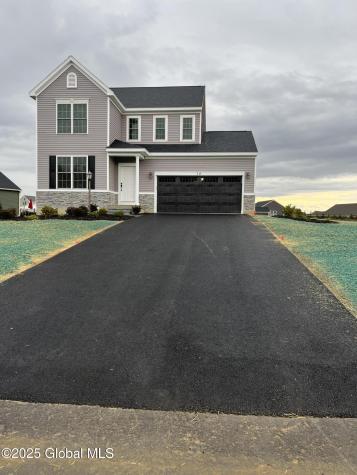 14 Wheatfield Way Mechanicville NY 12118