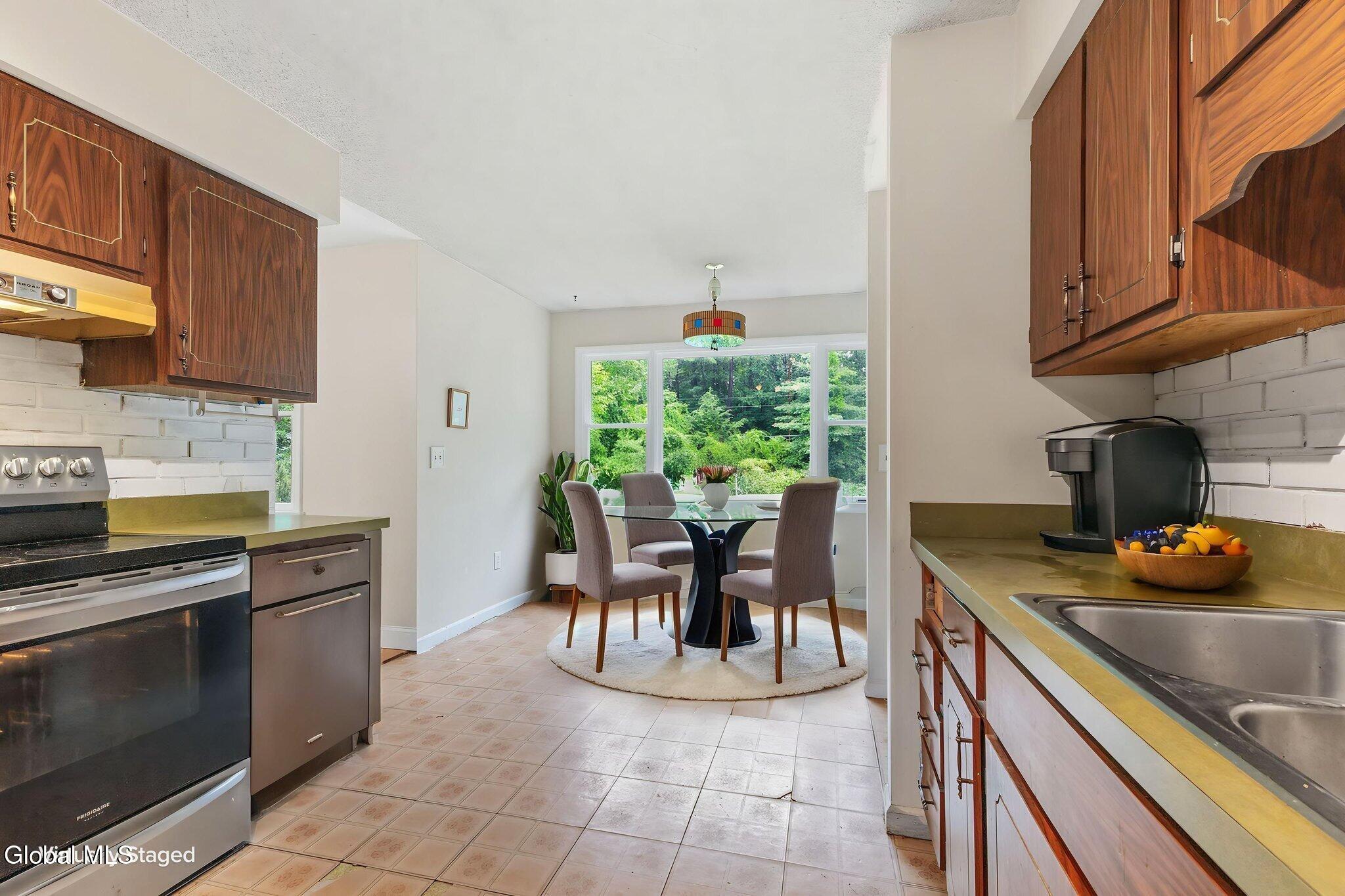23 Sunset Drive Queensbury NY 12804