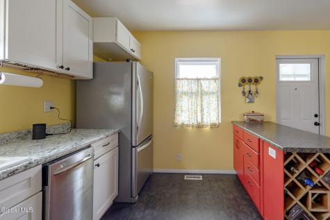 1646 Van Cortland Street Schenectady NY 12303