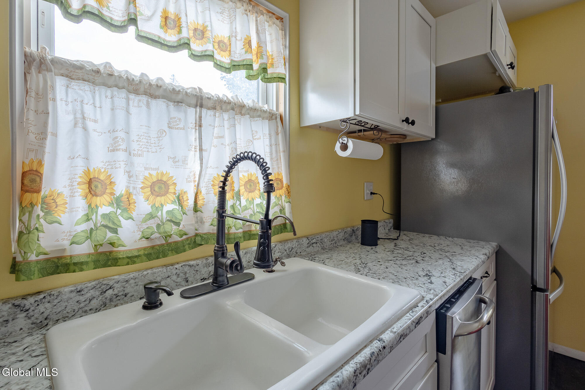 1646 Van Cortland Street Schenectady NY 12303