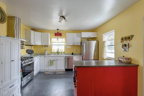 1646 Van Cortland Street Schenectady NY 12303
