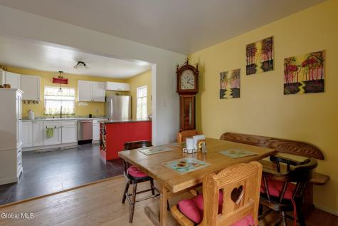 1646 Van Cortland Street Schenectady NY 12303