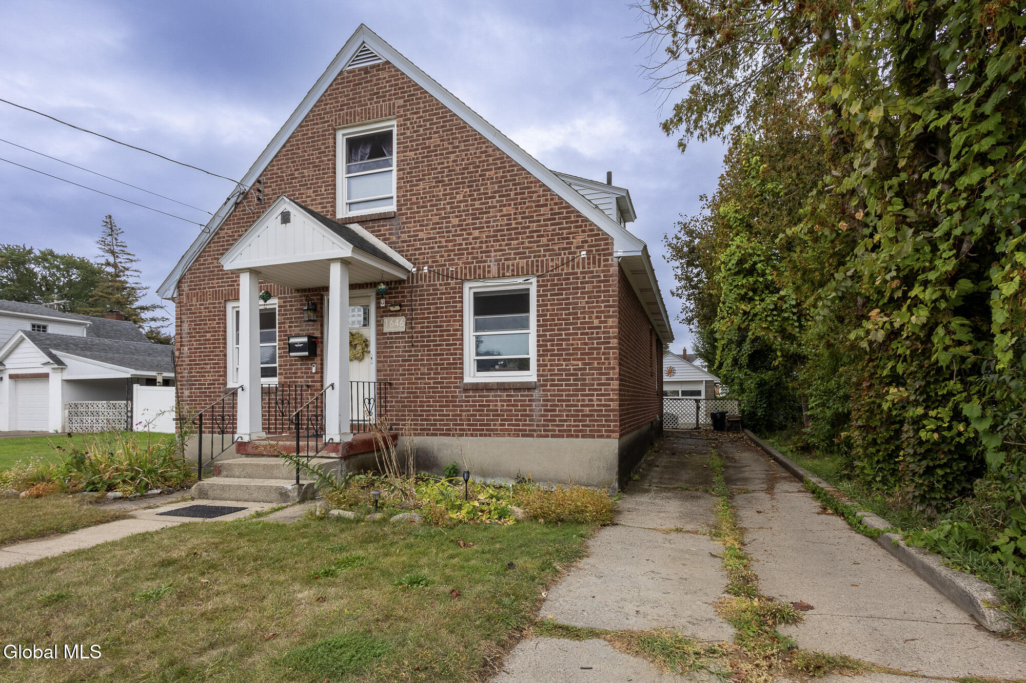 1646 Van Cortland Street Schenectady NY 12303