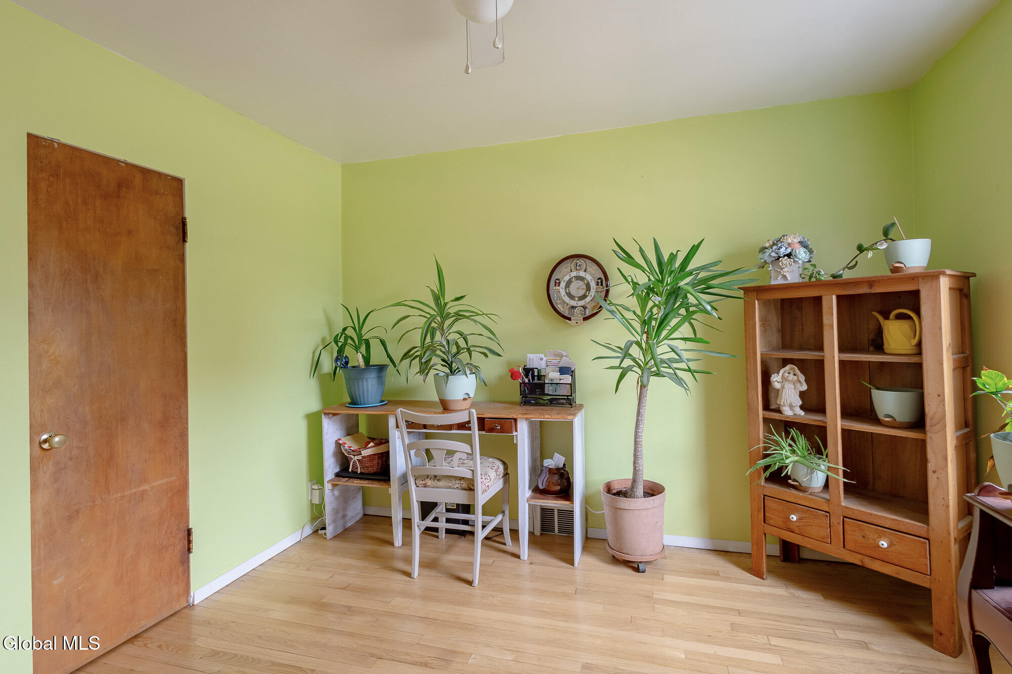 1646 Van Cortland Street Schenectady NY 12303