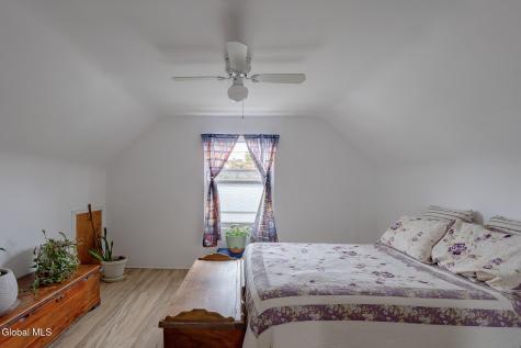1646 Van Cortland Street Schenectady NY 12303