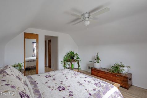 1646 Van Cortland Street Schenectady NY 12303