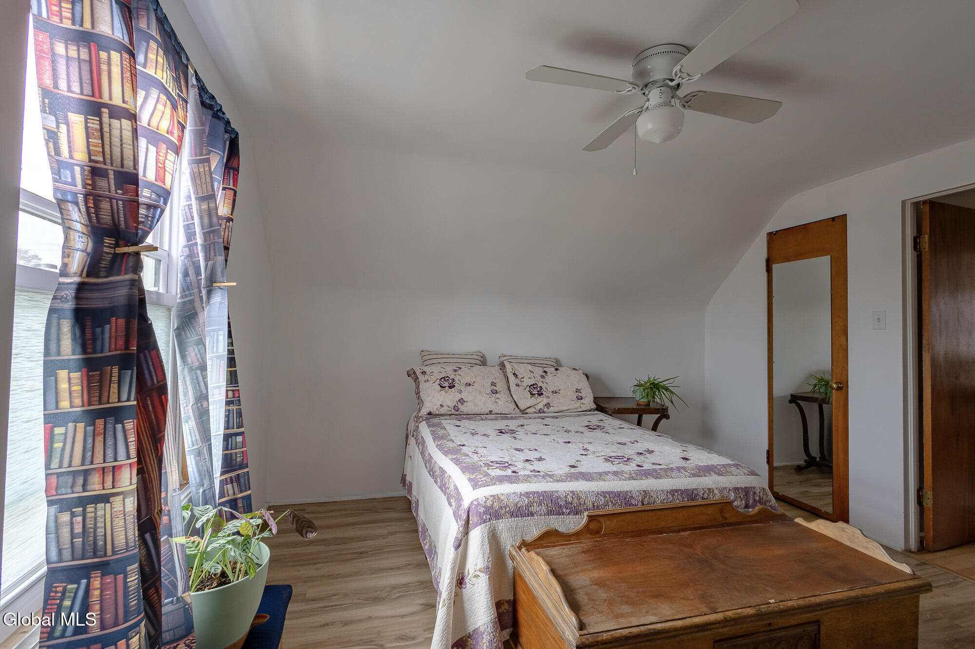 1646 Van Cortland Street Schenectady NY 12303