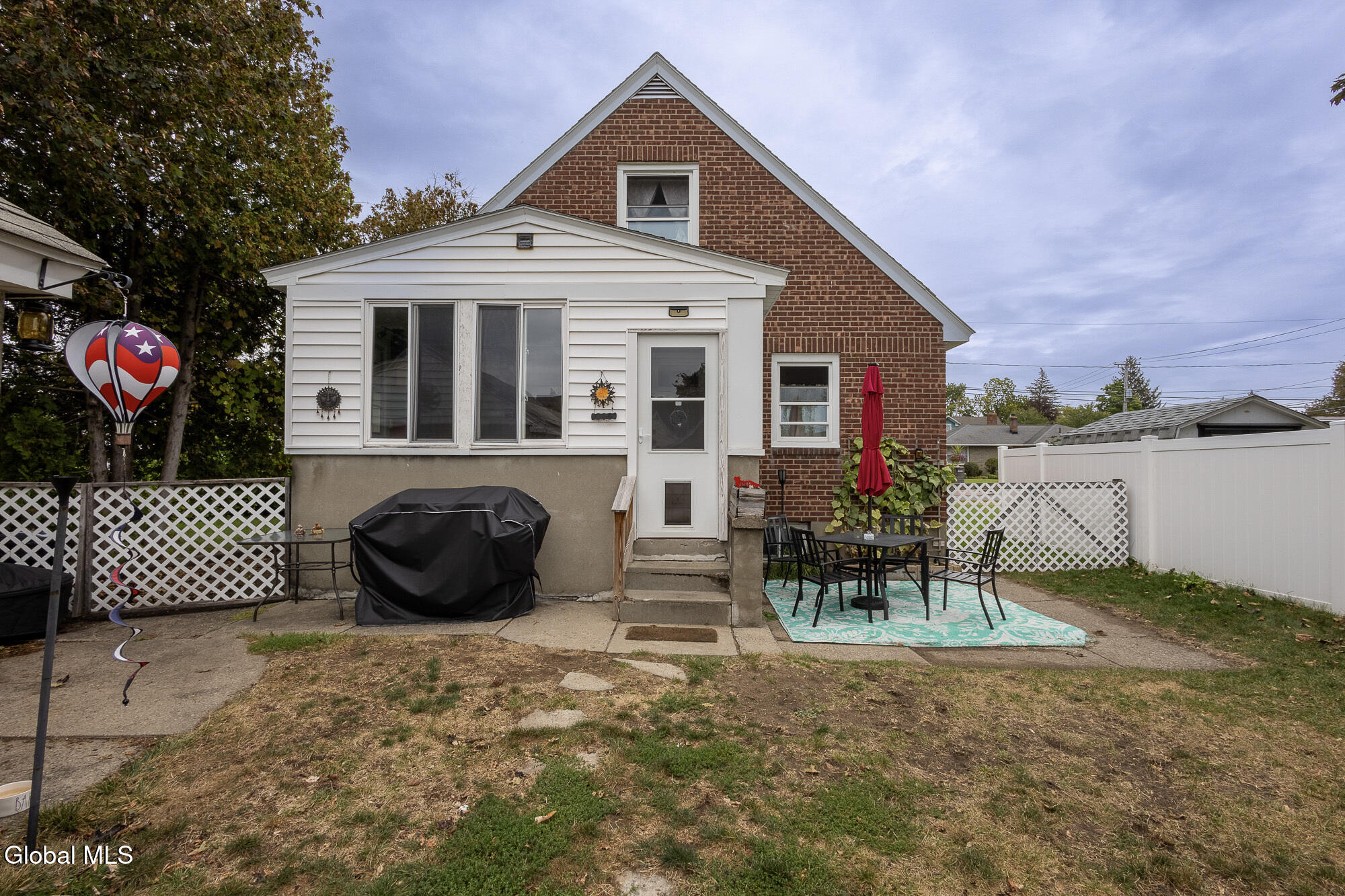 1646 Van Cortland Street Schenectady NY 12303