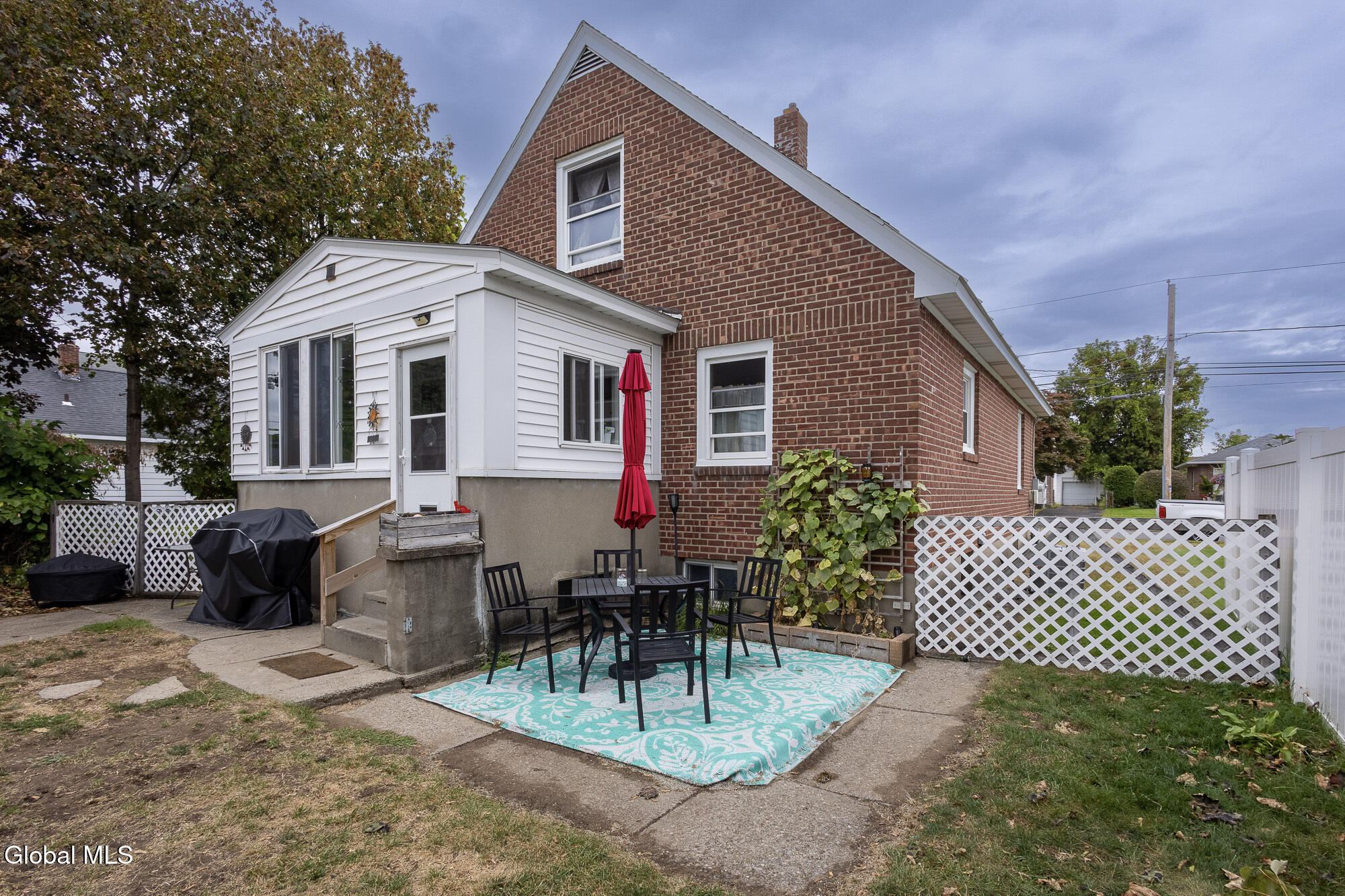 1646 Van Cortland Street Schenectady NY 12303