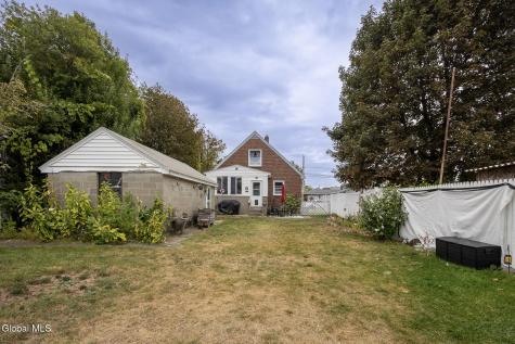 1646 Van Cortland Street Schenectady NY 12303