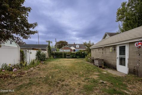 1646 Van Cortland Street Schenectady NY 12303
