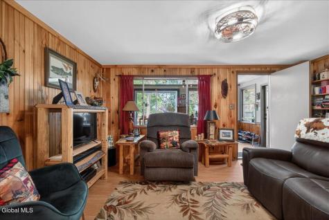 109 Eidsvoll Road Broadalbin NY 12025