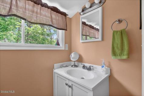 109 Eidsvoll Road Broadalbin NY 12025
