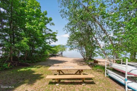 109 Eidsvoll Road Broadalbin NY 12025