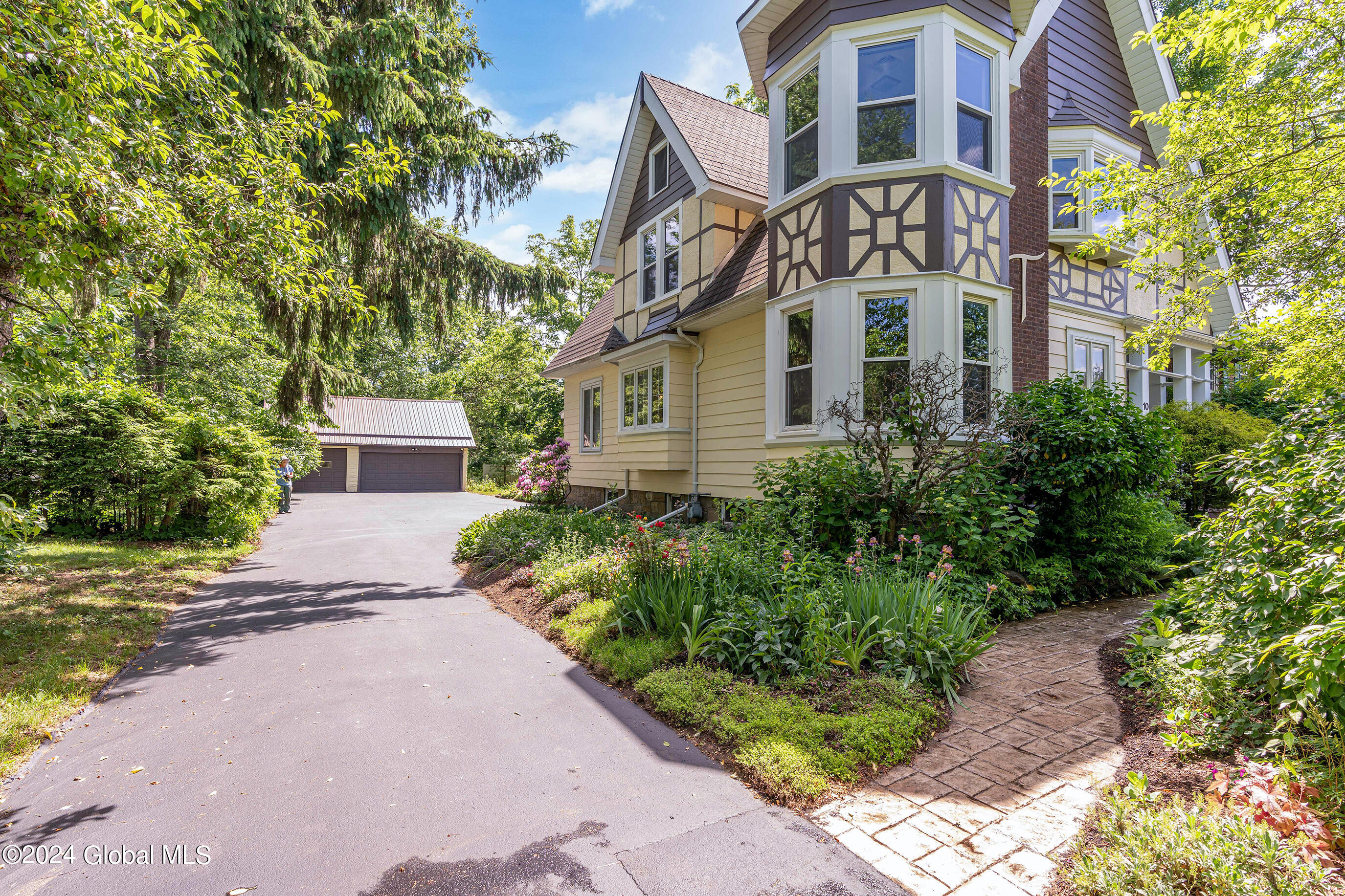 10 Delmar Place Delmar NY 12054