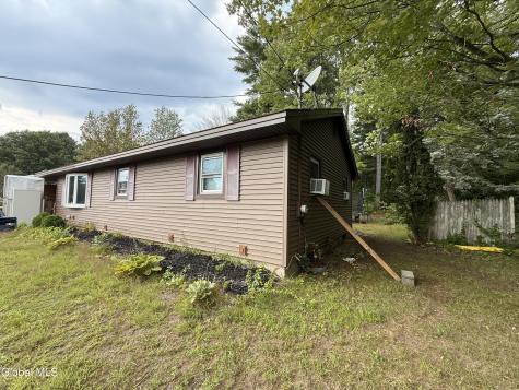 26 Terry Drive Saratoga NY 12803