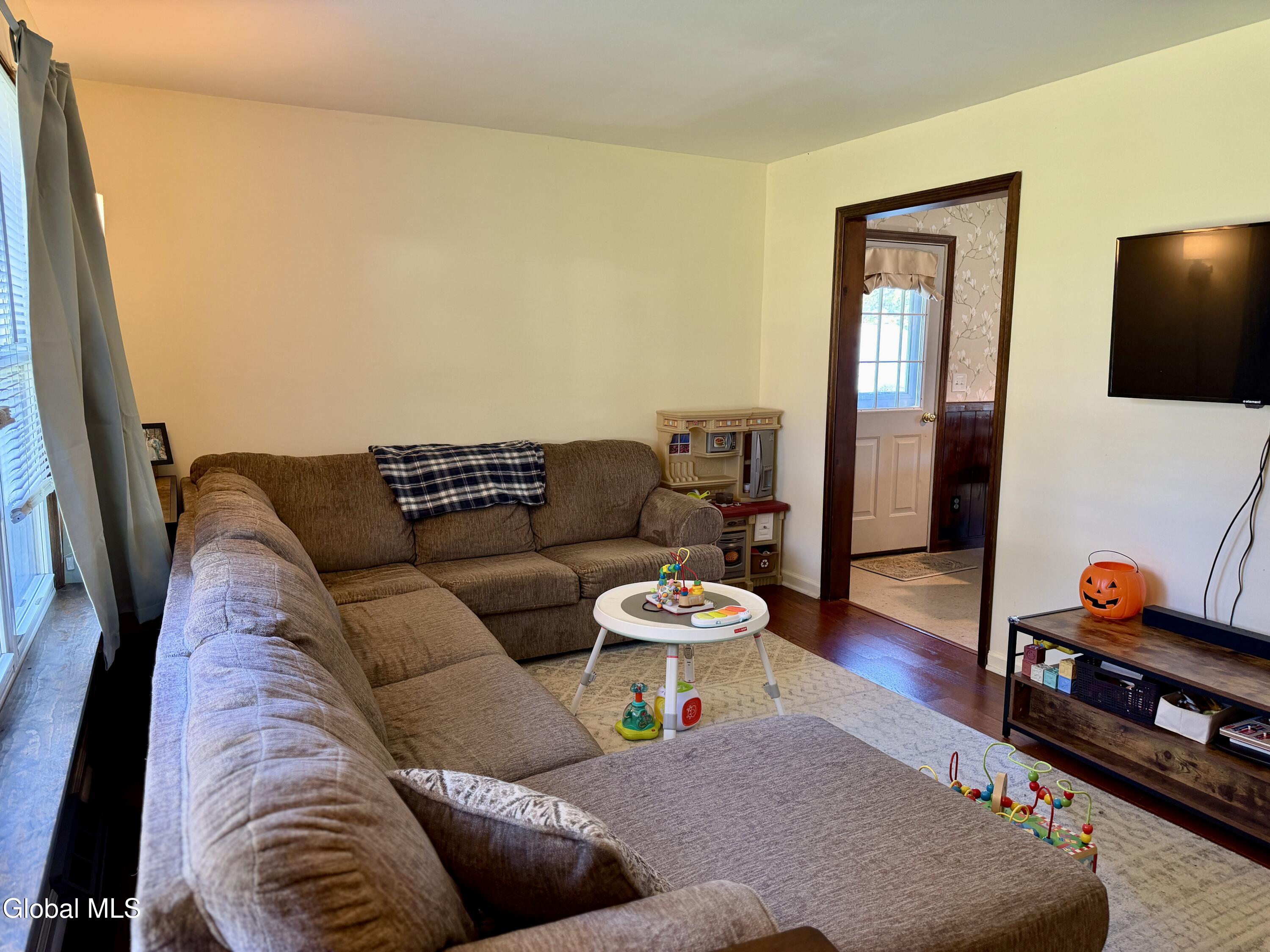 18 James Lane Troy NY 12182