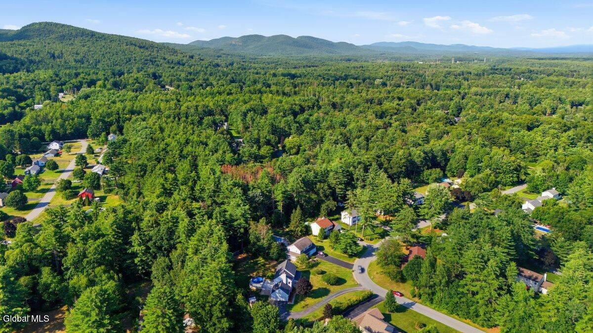 20 Queens Lane Queensbury NY 12804