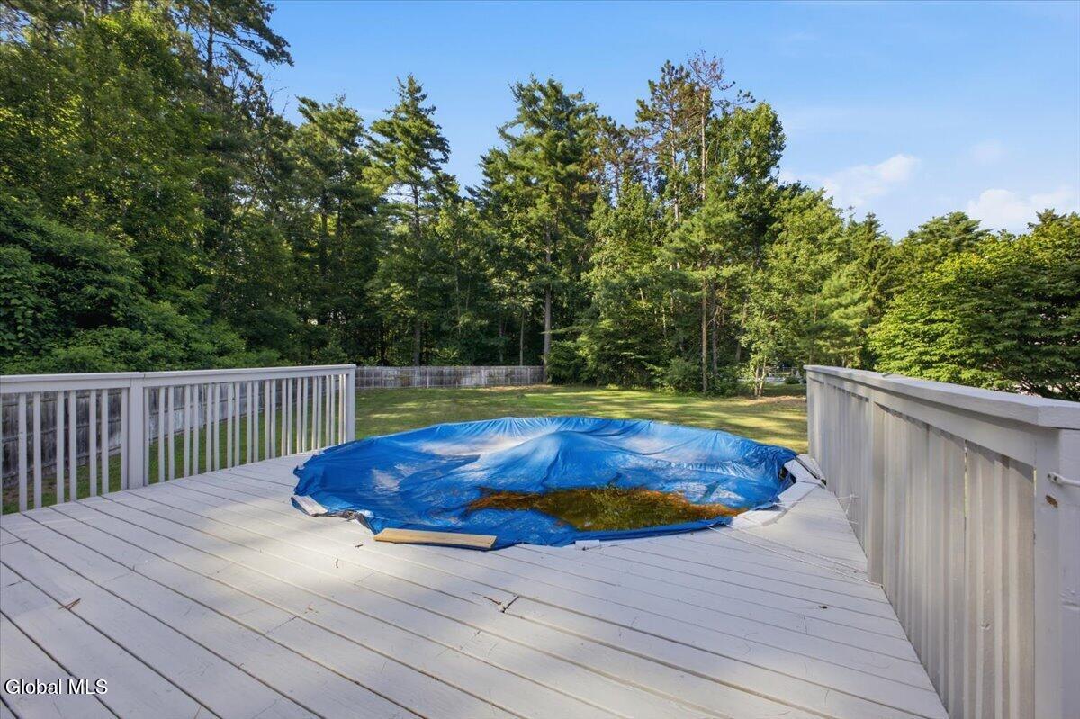 20 Queens Lane Queensbury NY 12804