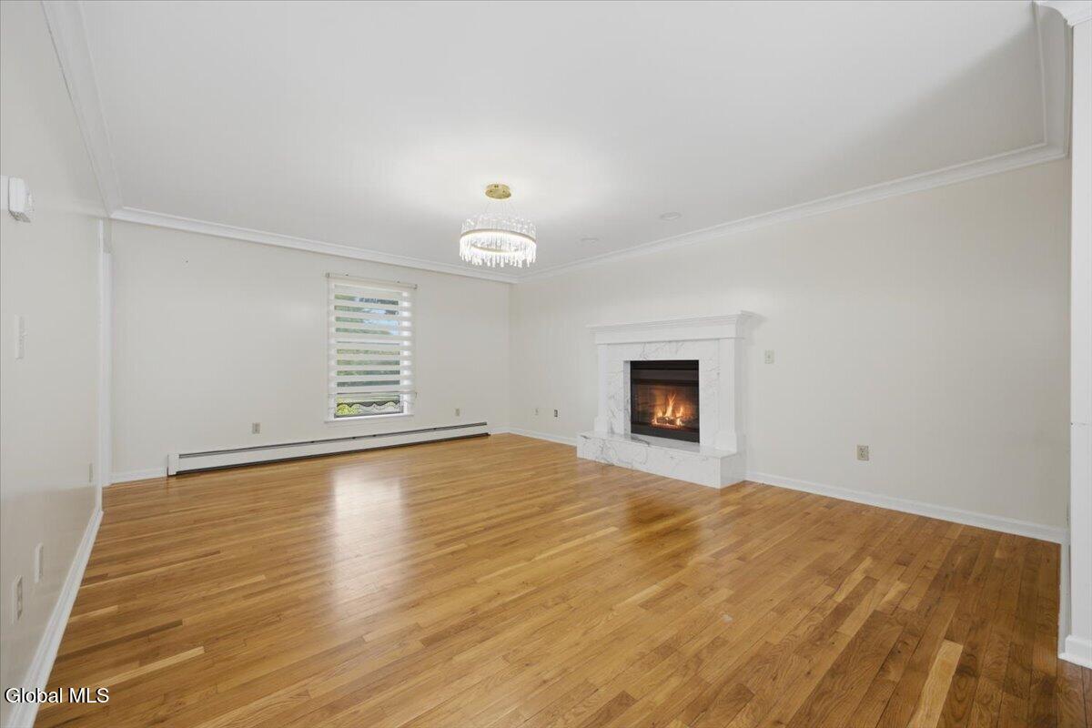 20 Queens Lane Queensbury NY 12804