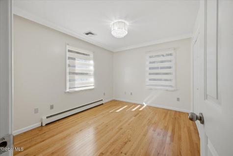 20 Queens Lane Queensbury NY 12804