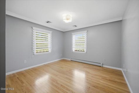 20 Queens Lane Queensbury NY 12804