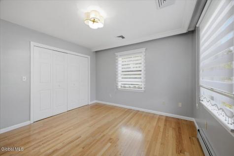 20 Queens Lane Queensbury NY 12804