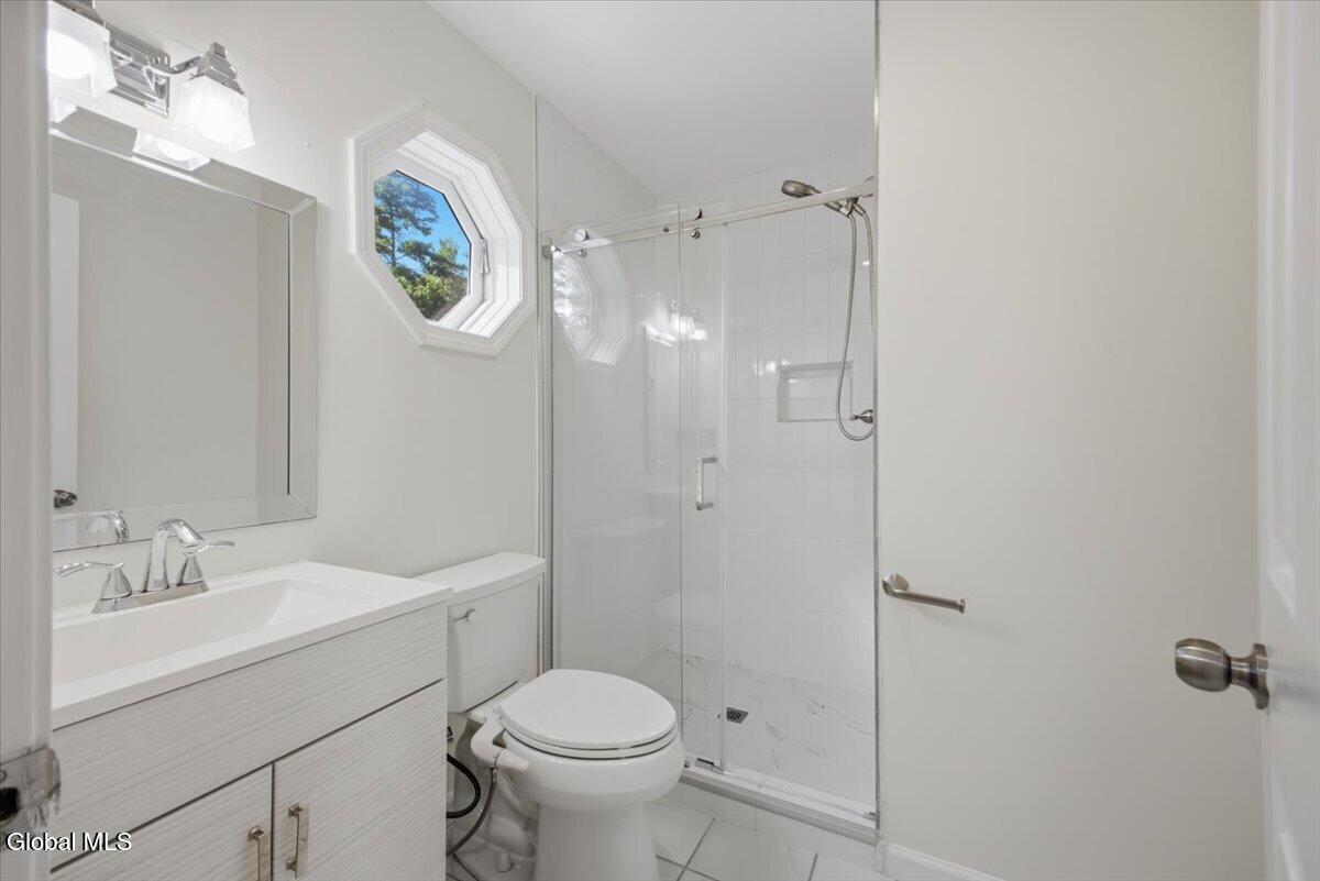 20 Queens Lane Queensbury NY 12804