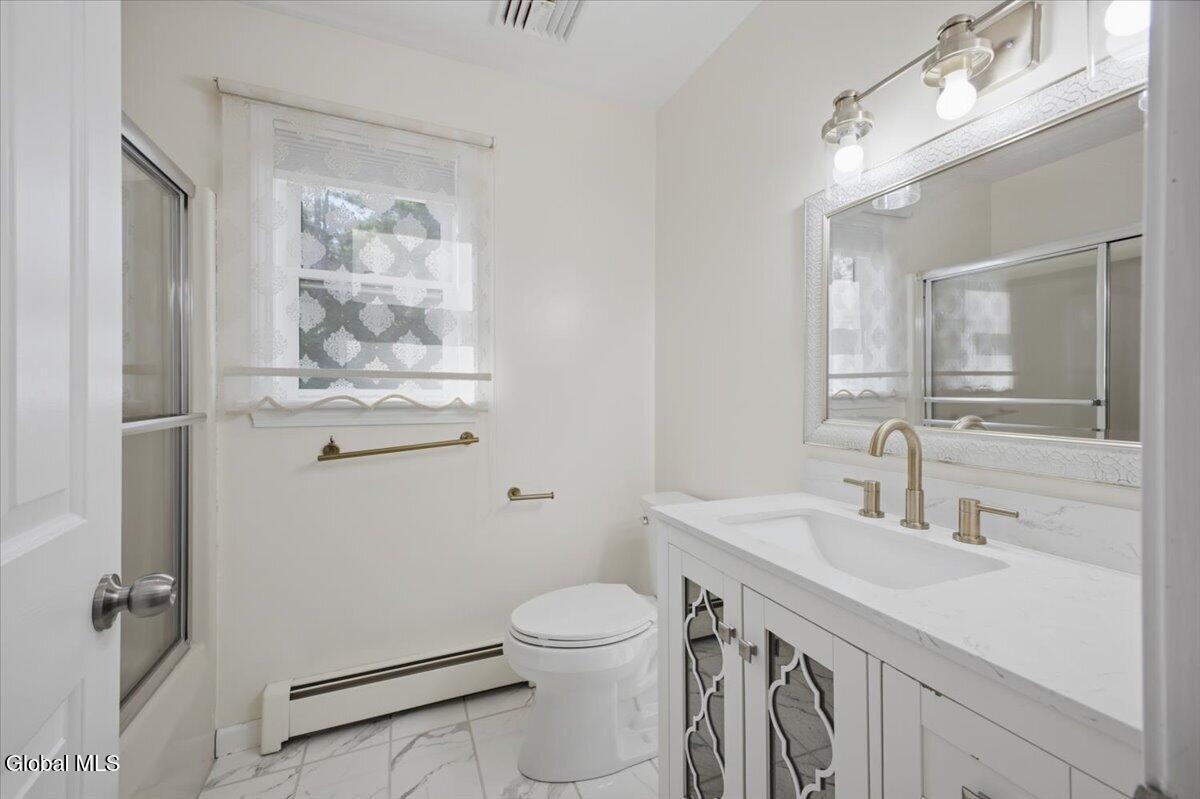 20 Queens Lane Queensbury NY 12804