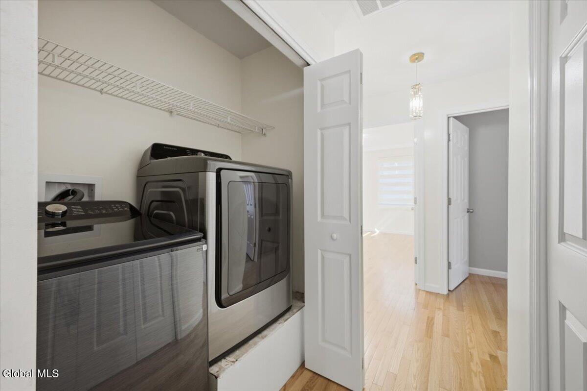 20 Queens Lane Queensbury NY 12804
