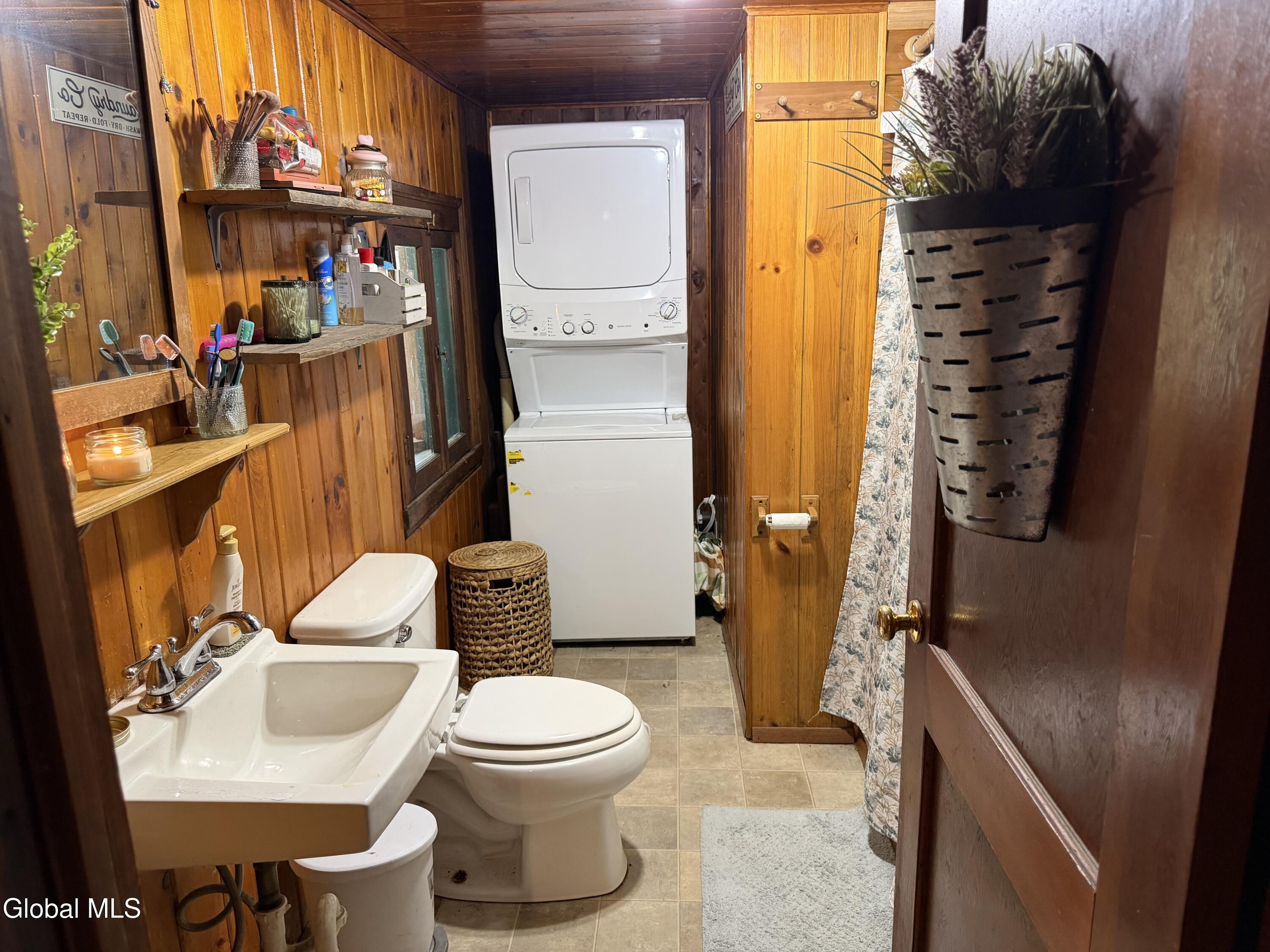 401 Fairy Lake Road Moriah NY 12960