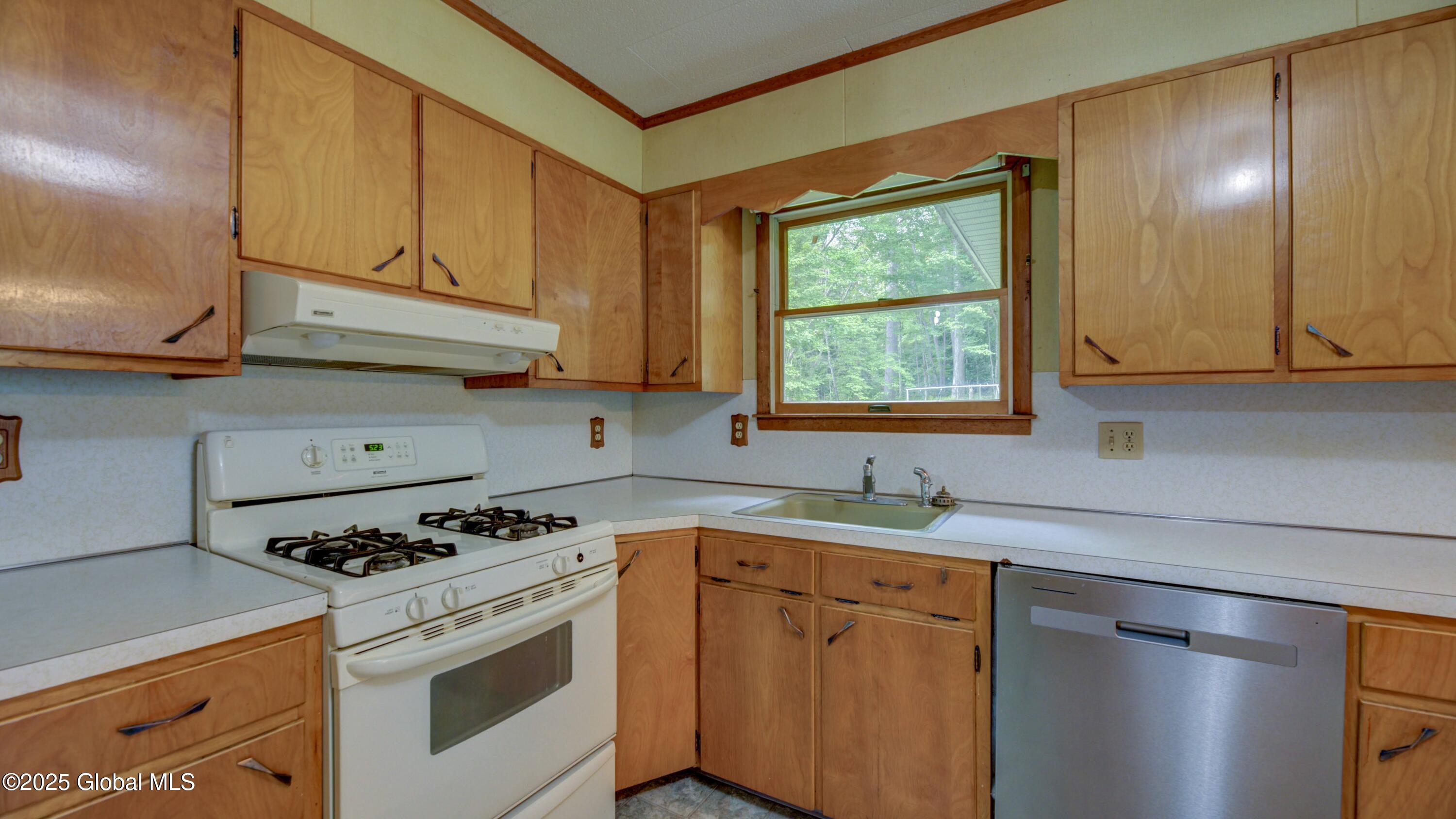 2765 State Route 8 Speculator NY 12164