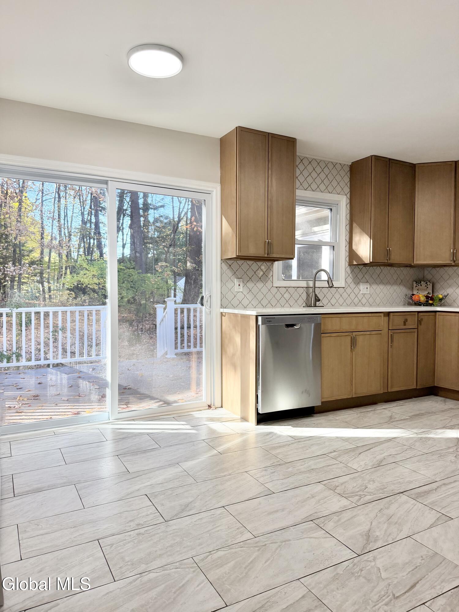 17 Belmonte Lane Clifton Park NY 12065