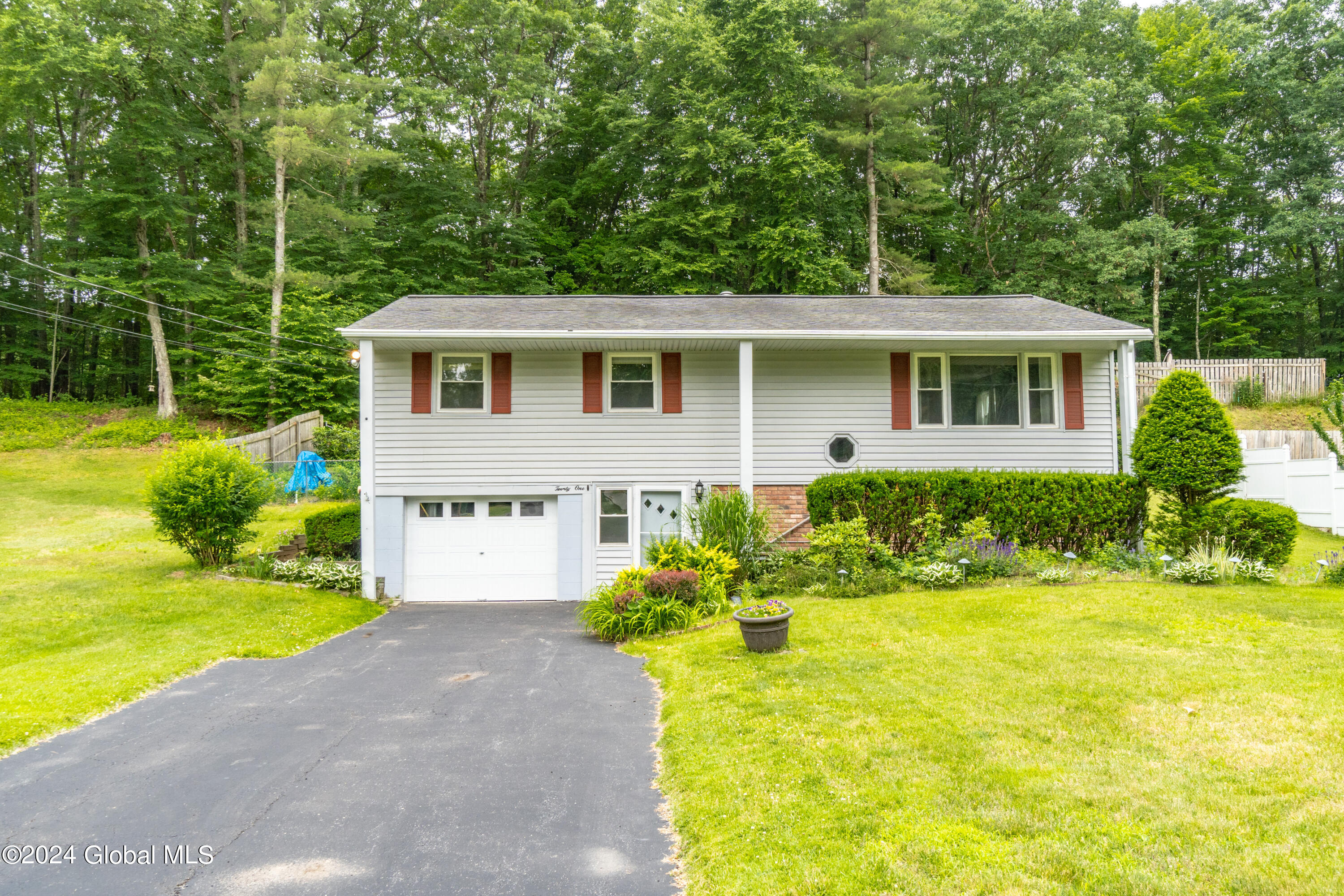 21 Kaine Drive Albany NY 12203