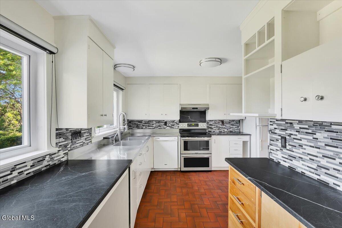 3405 Rynex Corners Road Pattersonville NY 12137